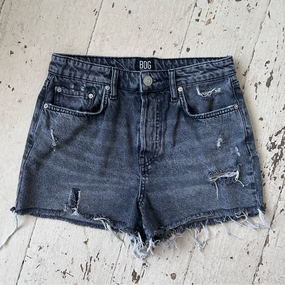 Urban Outfitters Black High Waisted Button Cutoff Shorts - Picture 3 of 10